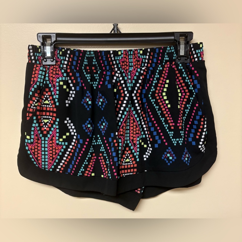 Xhilaration Colorful Geometric Women's Shorts
